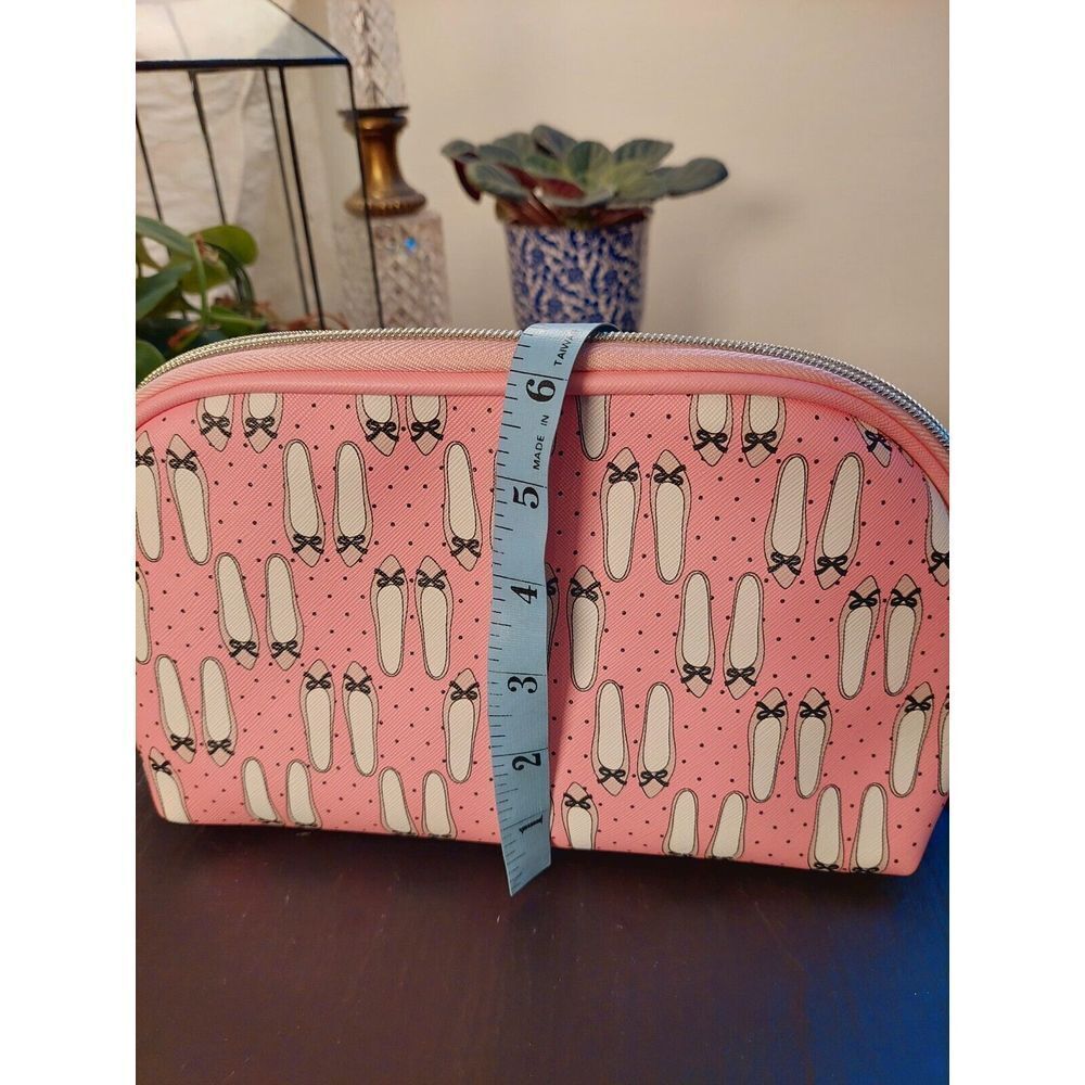 NEW! Clementine & Jane  Cosmetics Bag With Shoe Design Pink, White, Tan, Blk $28 - Picture 8 of 9